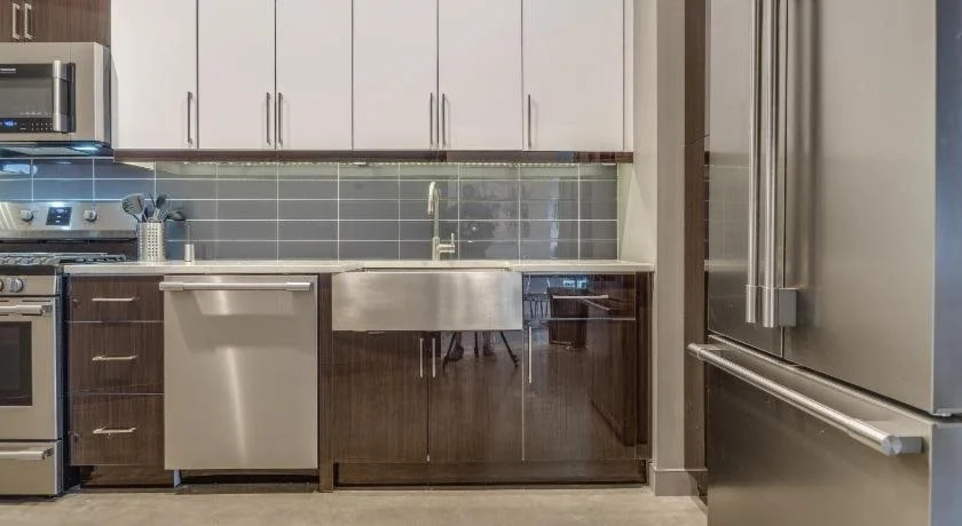 Deedee's Apartments - Lofts at Grove