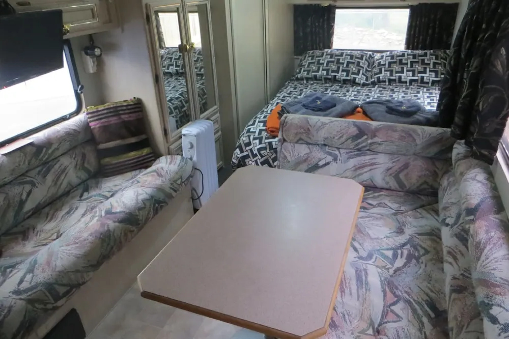 Koru Beach Cabin & B&B Homestay