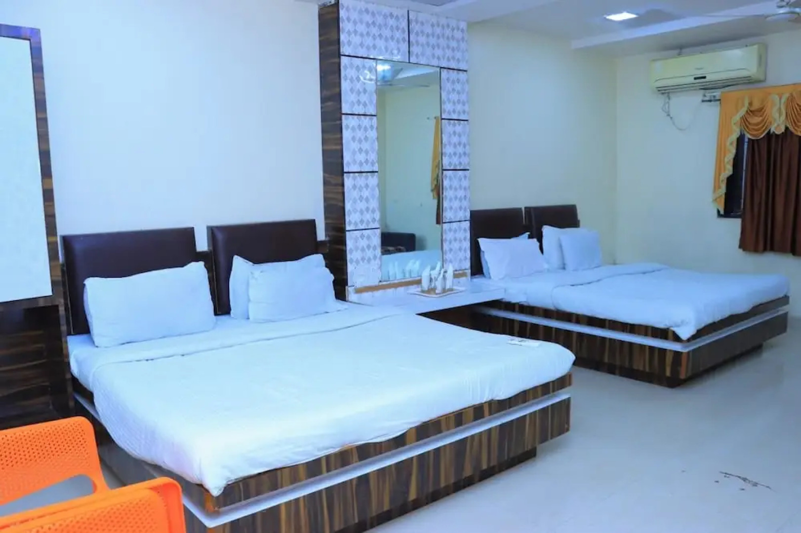 Mayura Lodge Residency