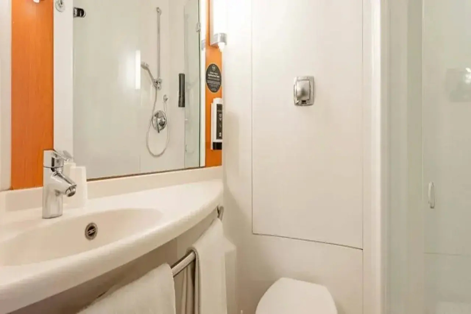 B&B HOTEL Maubeuge Gare