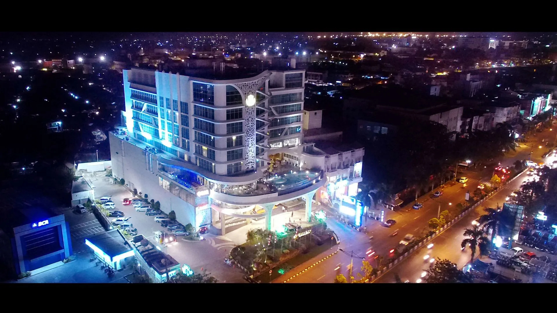 Golden Tulip Galaxy Hotel