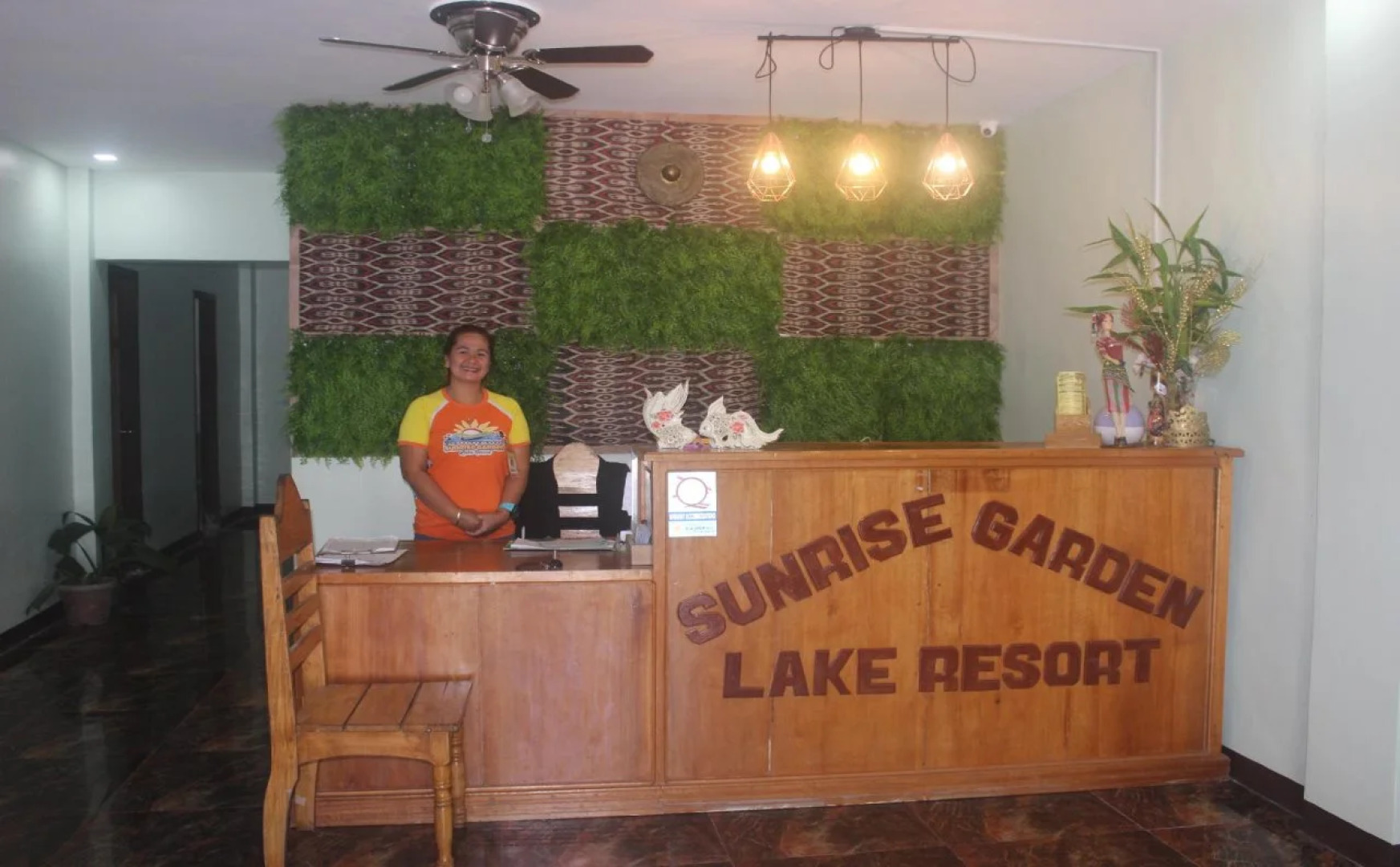 Sunrise Garden Lake Resort