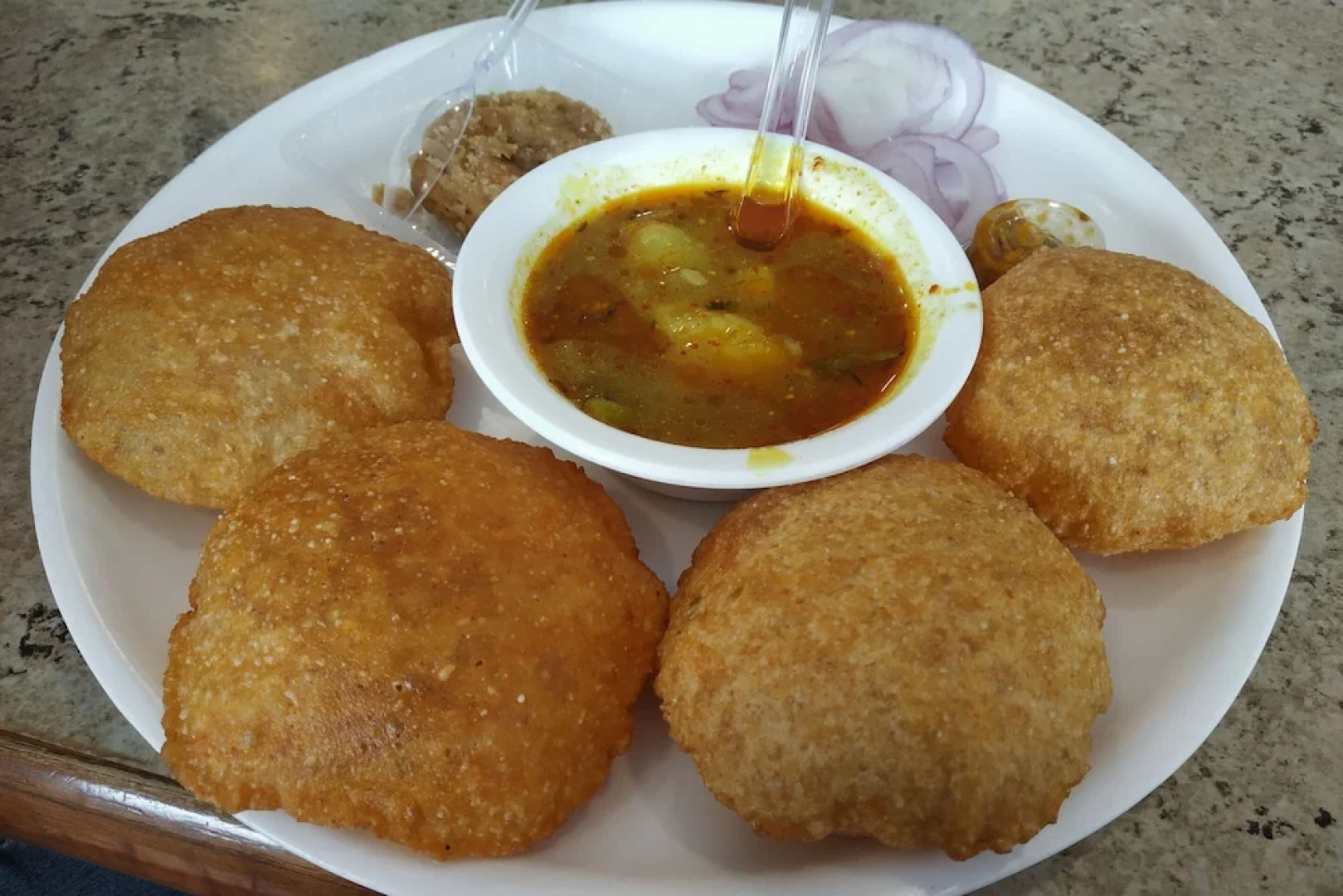 Mehfil Hotel by OYO Rooms