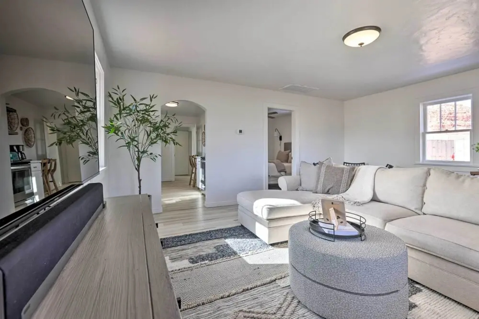 Modern Kanab Cottage w/ View < 1 Mi to Hiking!