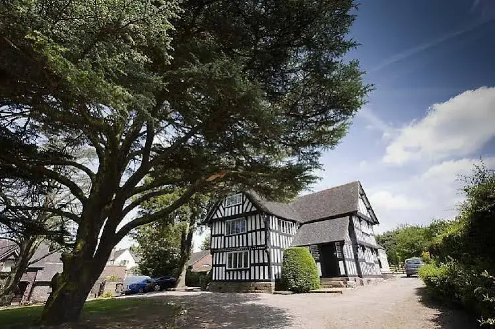 The Old Hall Country House