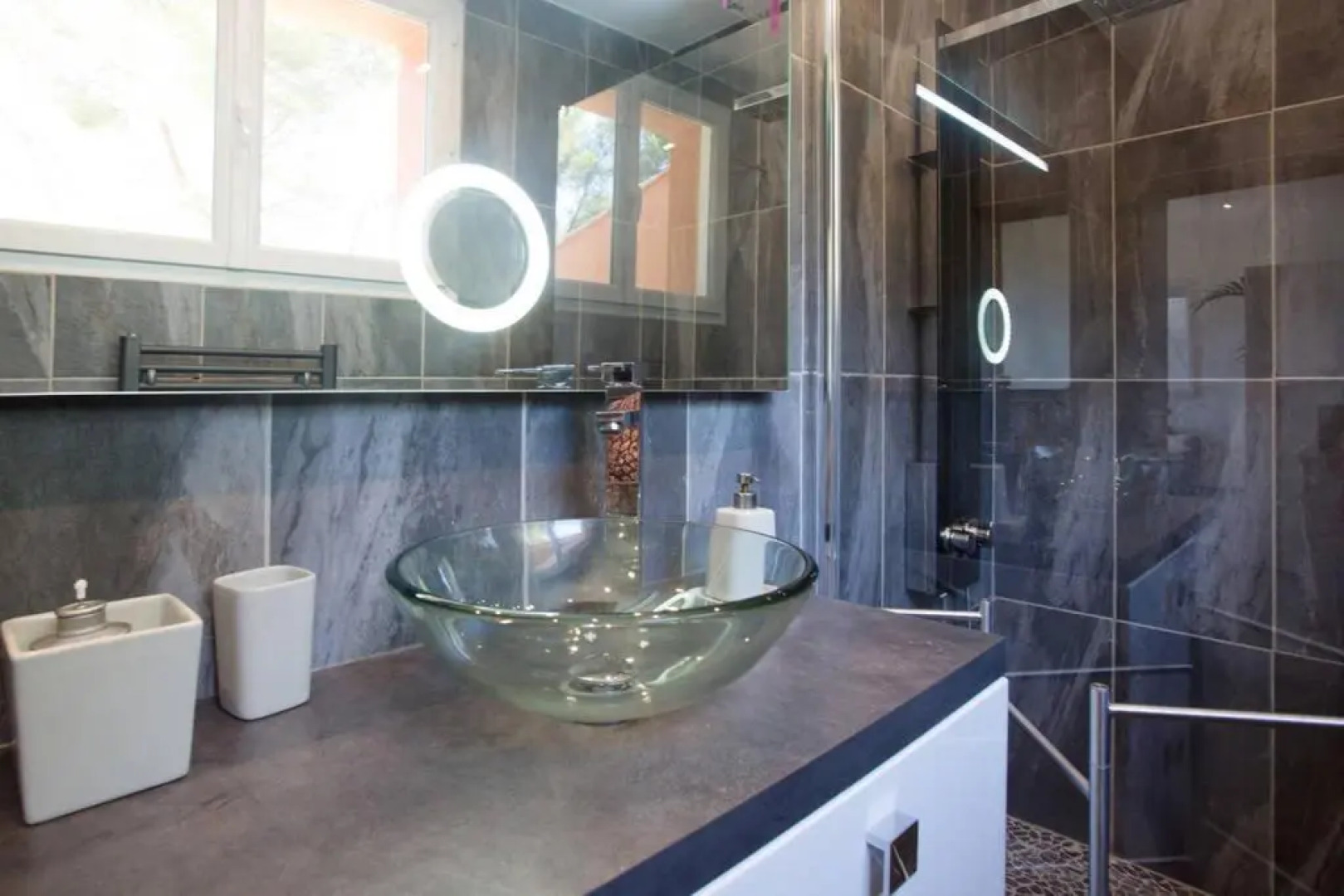 Appartement Pinede Man Yelle