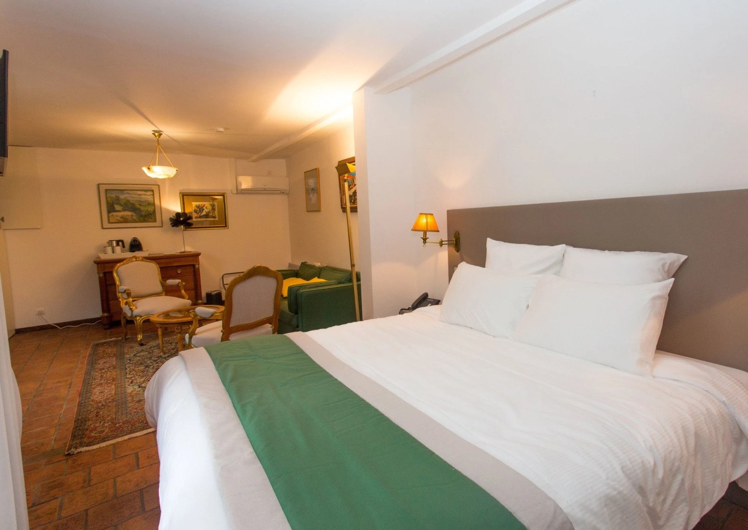 Hôtel Au Charme Rabelaisien