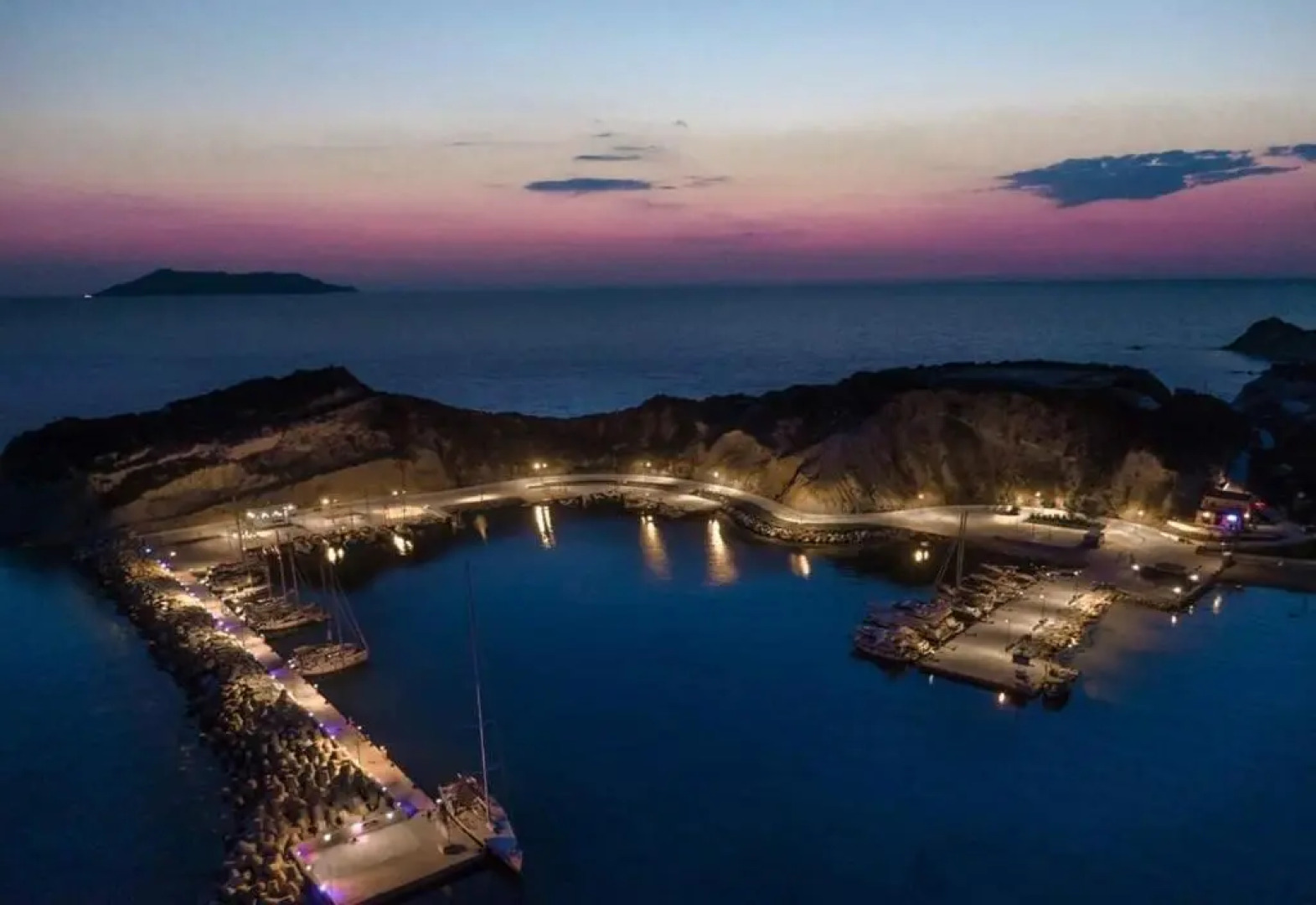 Reiki Villas & Apartments