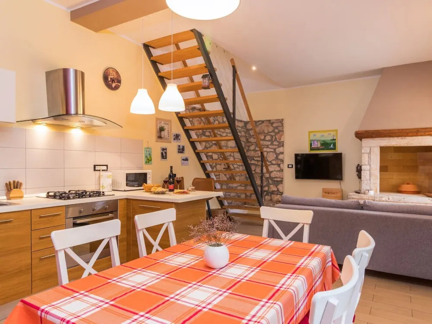 Apartment With Private Pool in Pula