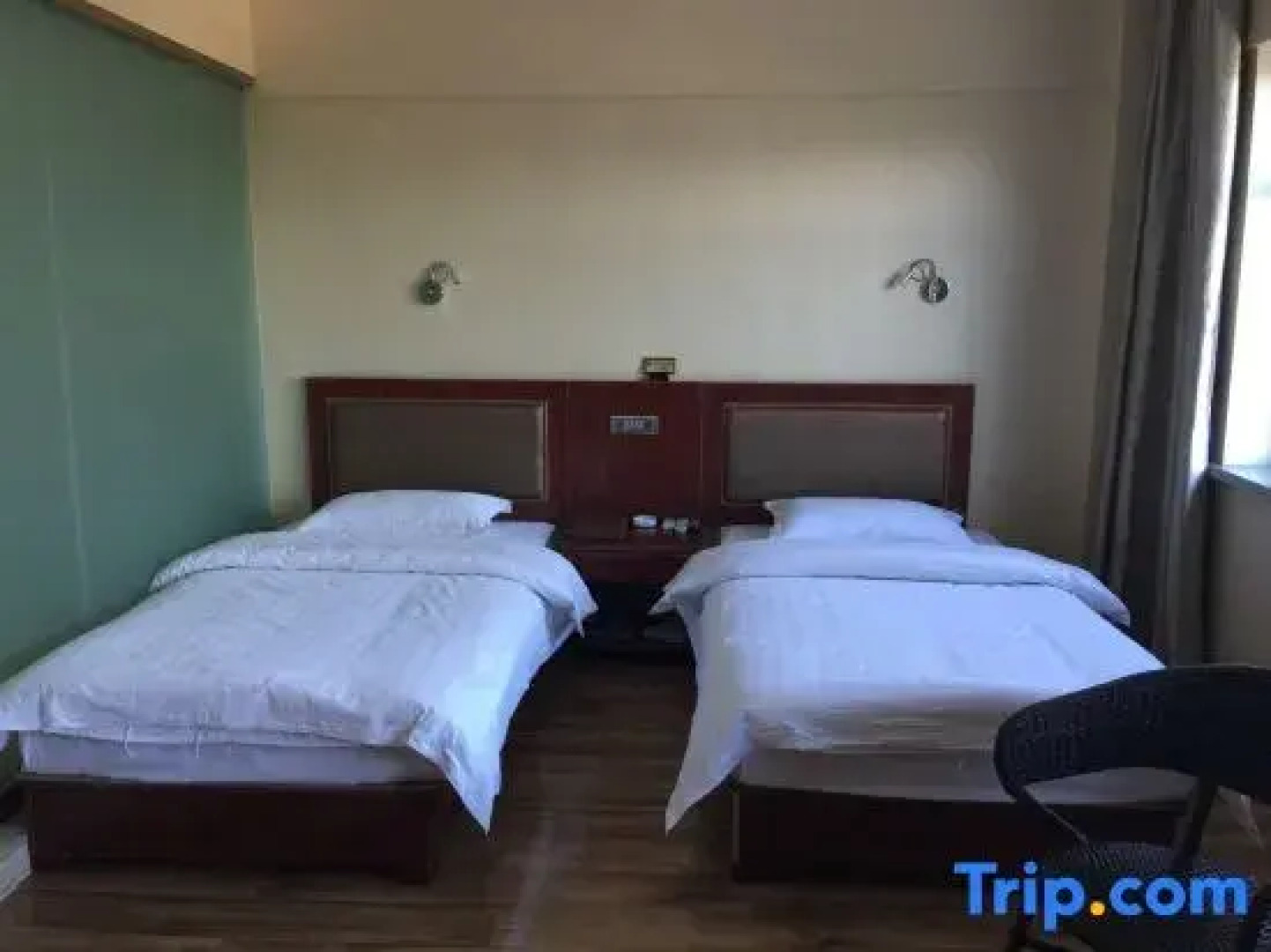 Tacheng Youyuan Business Hotel