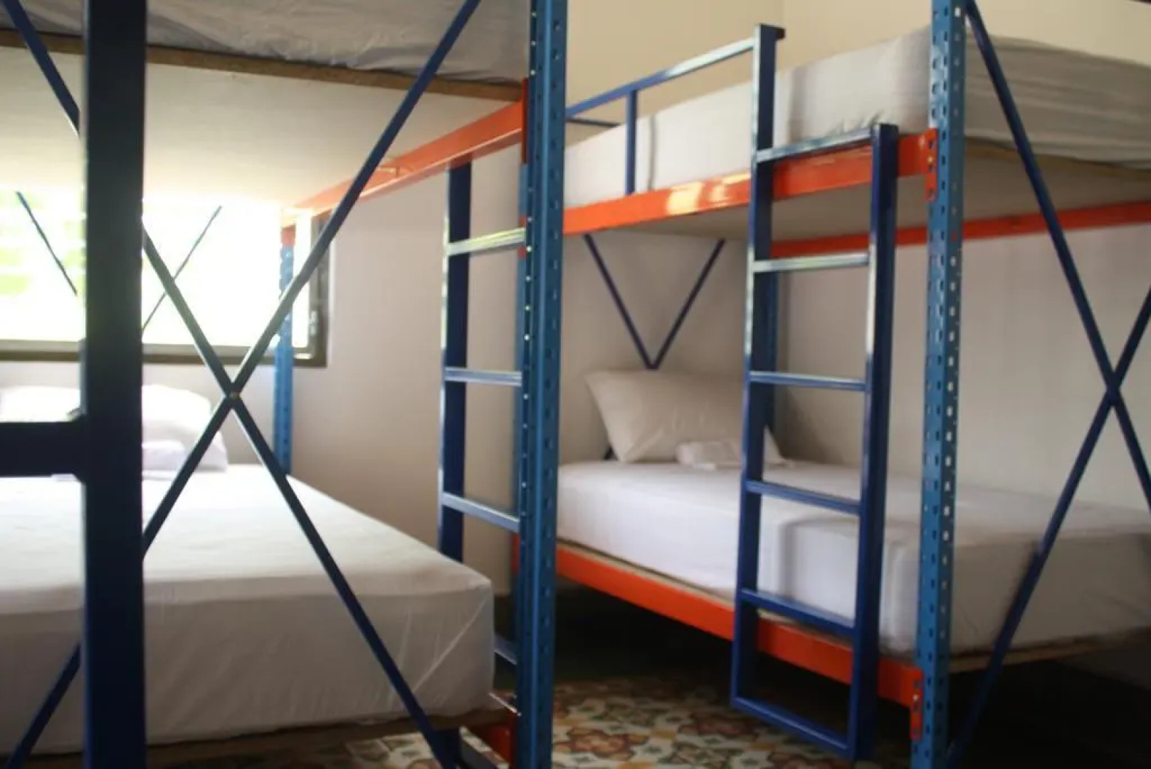 La Madrugada Hostel