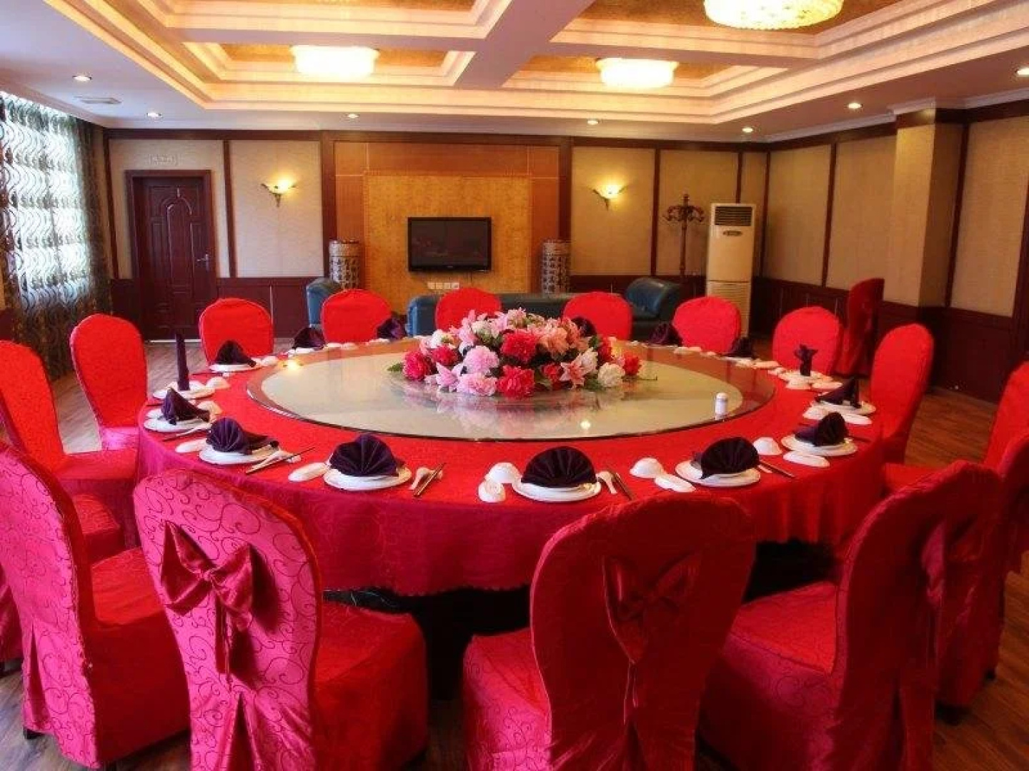 Yibin Jiangnan Hotel