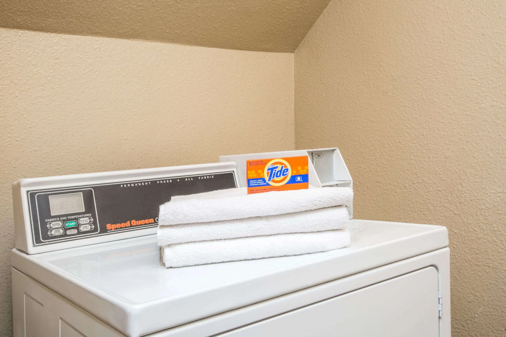 Days Inn by Wyndham Los Angeles Stadium Area/LAX