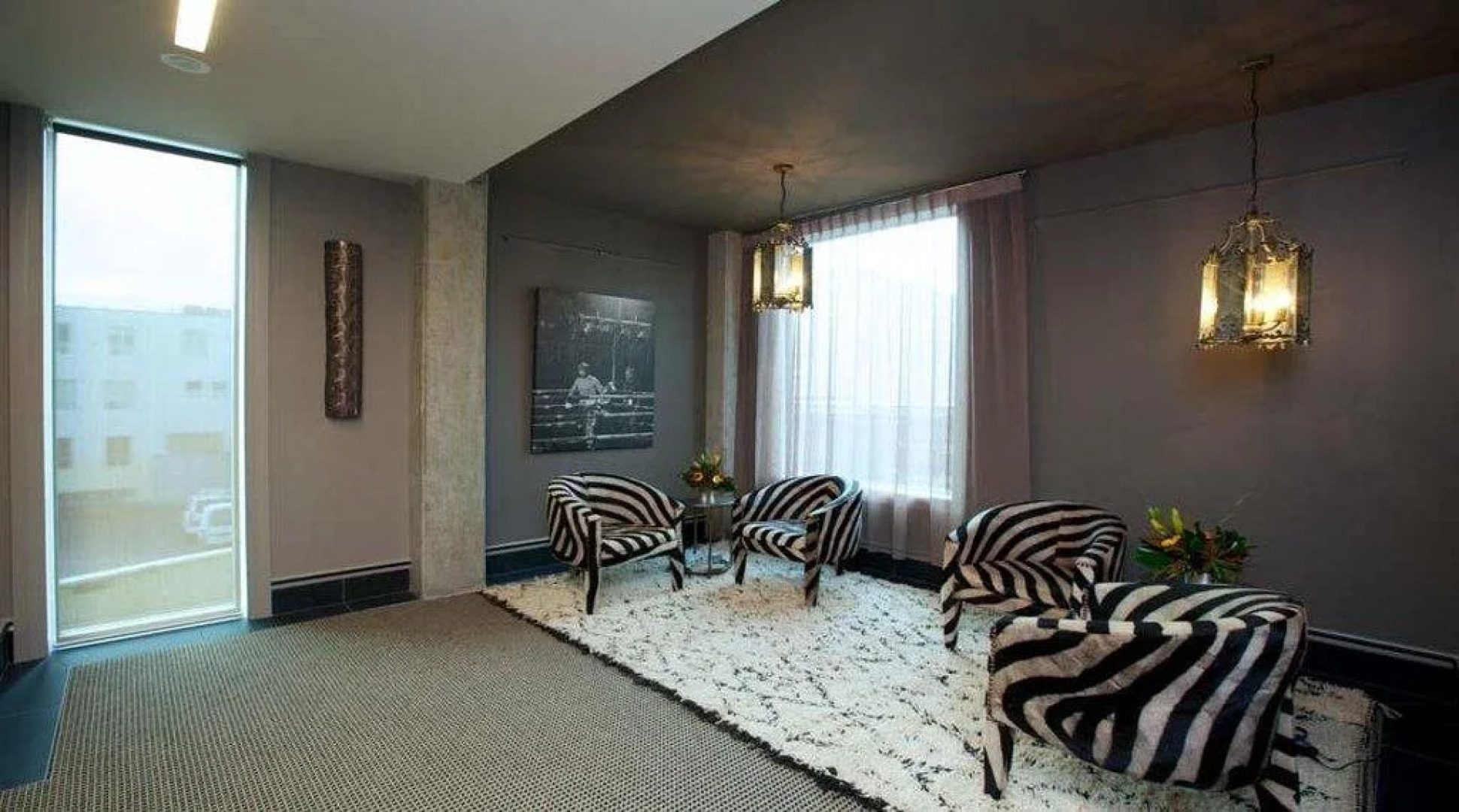 King and Queen Hotel Suites