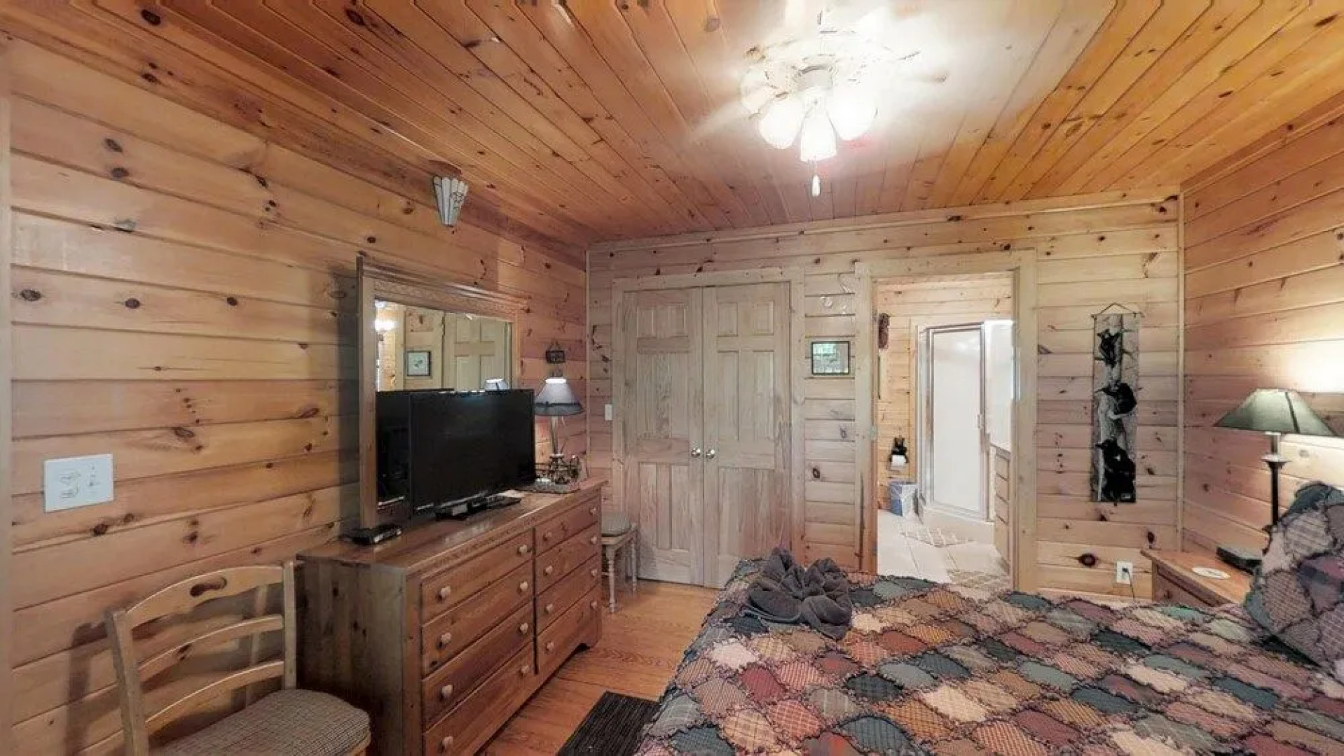 Bearly Visible - 2 Br Cabin