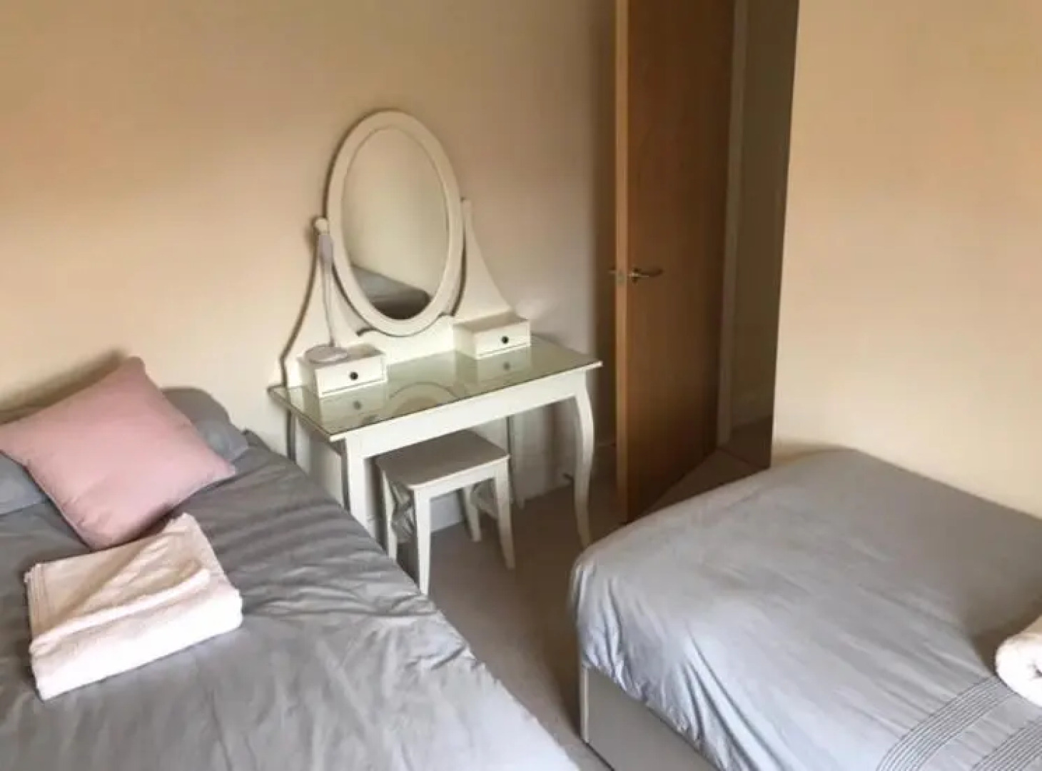 The View, 22 School Park