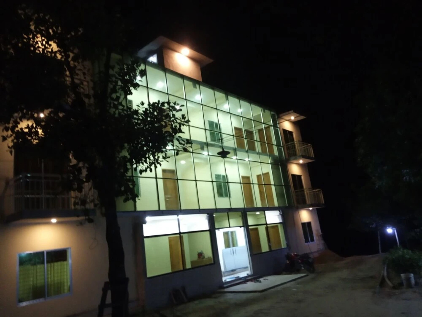 Hill Crown Hotel & Resort