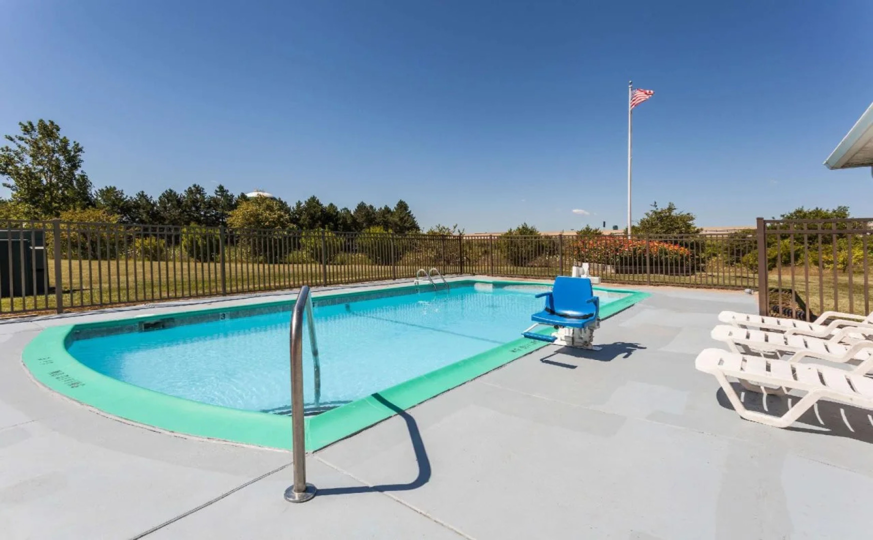 American Inn and Suites Dundee