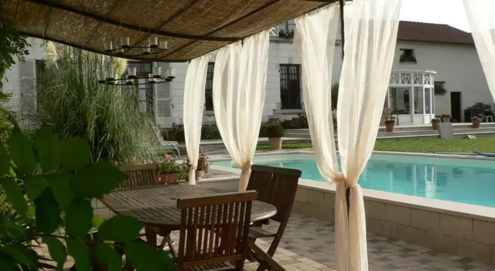 Entre Cour et Jardin