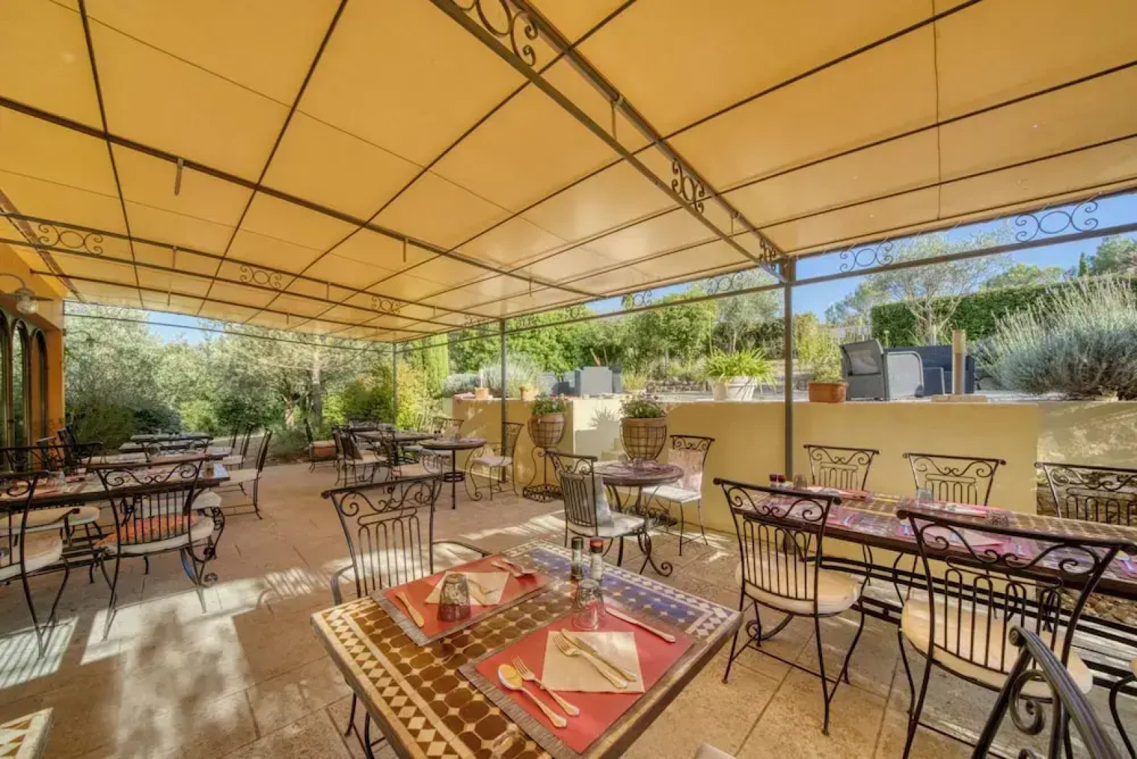 Hotel Restaurant Le Gardon - Pont du Gard