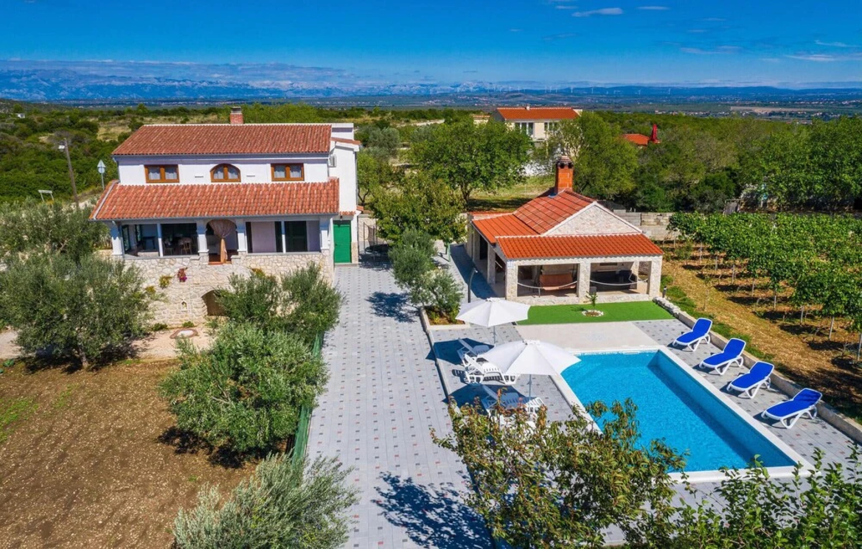 Amazing Apartment in Donje Rastane With 3 Bedrooms, Wifi and Outdoor Swimming Pool