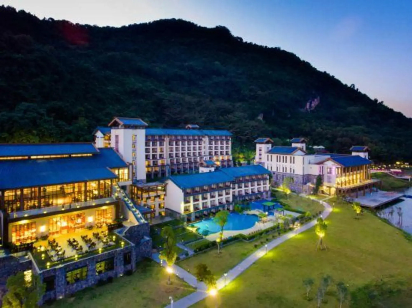 BJG Swan Lake Hot Spring Hotel