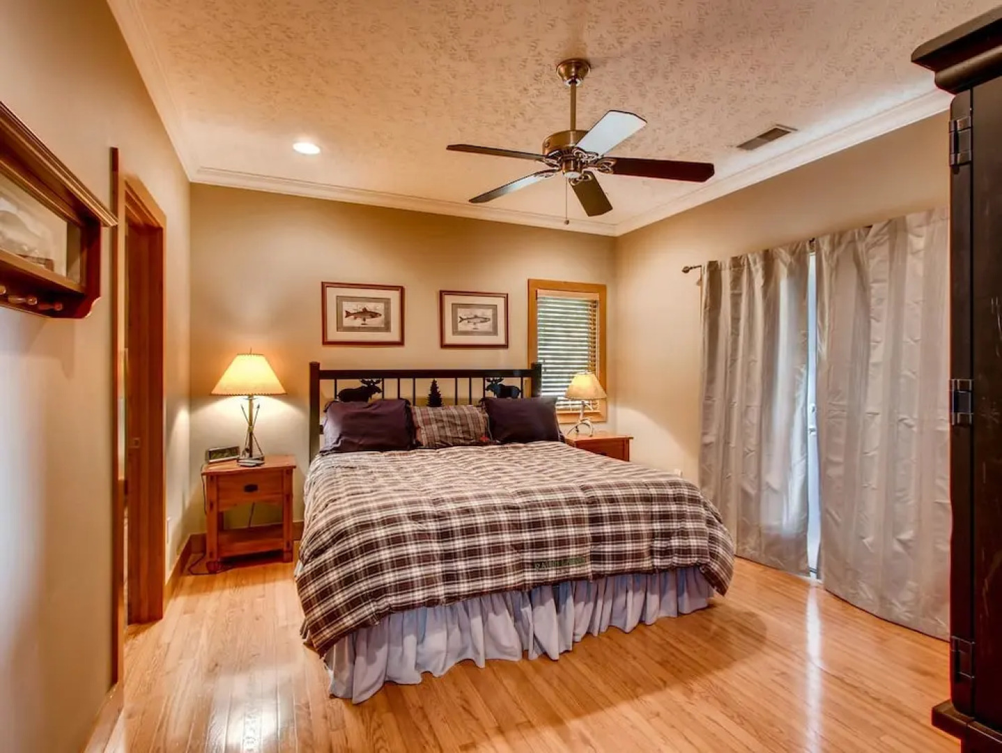 Dogwood Cabin 2606 by RedAwning