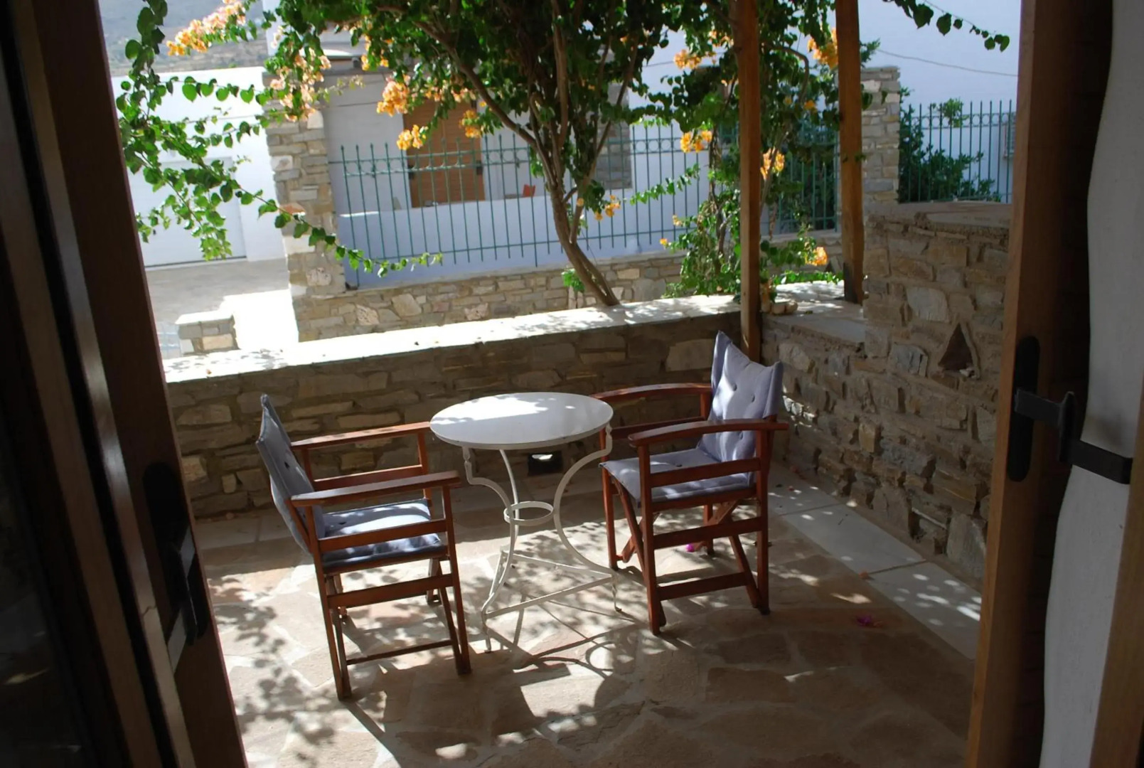 Sirocos Rooms And Studios