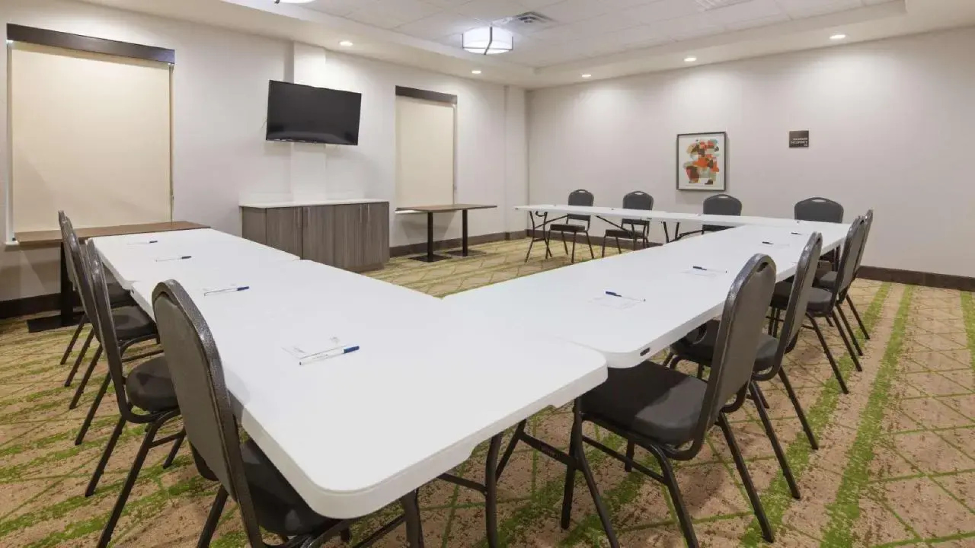 Best Western Green Oaks Inn & Suites