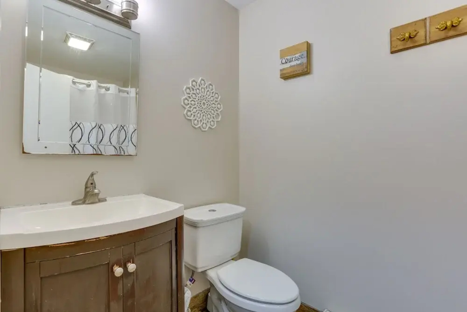 Hot Tub & Pool Access: Year-round Pocono Retreat!