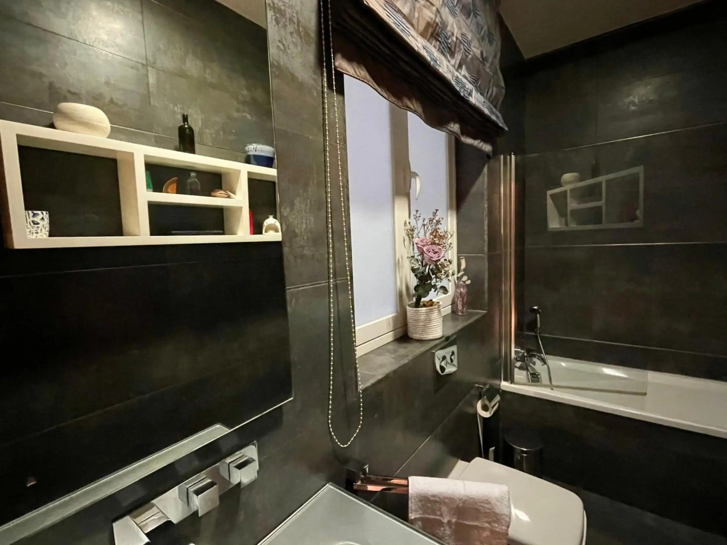 Valletta Collection - Merchant Str Apartment with large yard