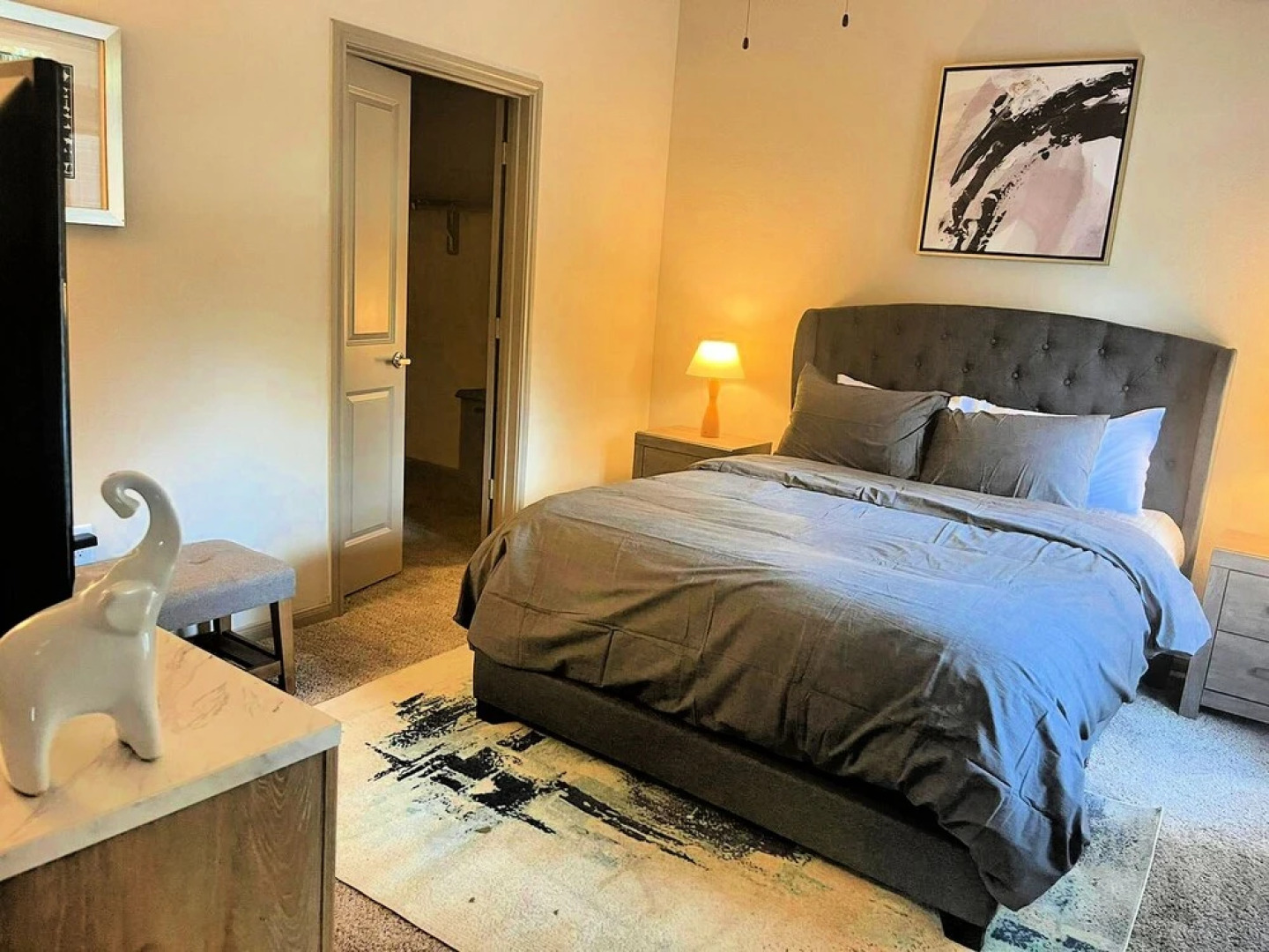 The Elvis Presley Urban Luxury Apts Austin