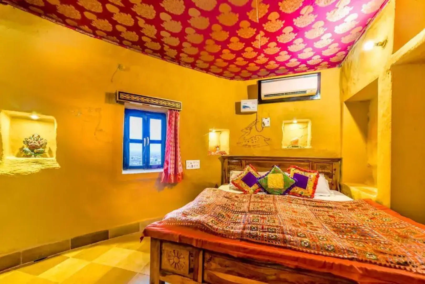 Mud Mirror Guesthouse