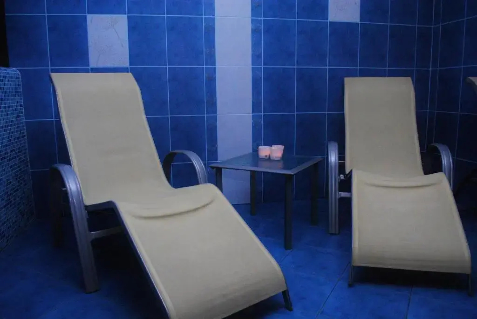 Hotel Forward Pool&Sauna