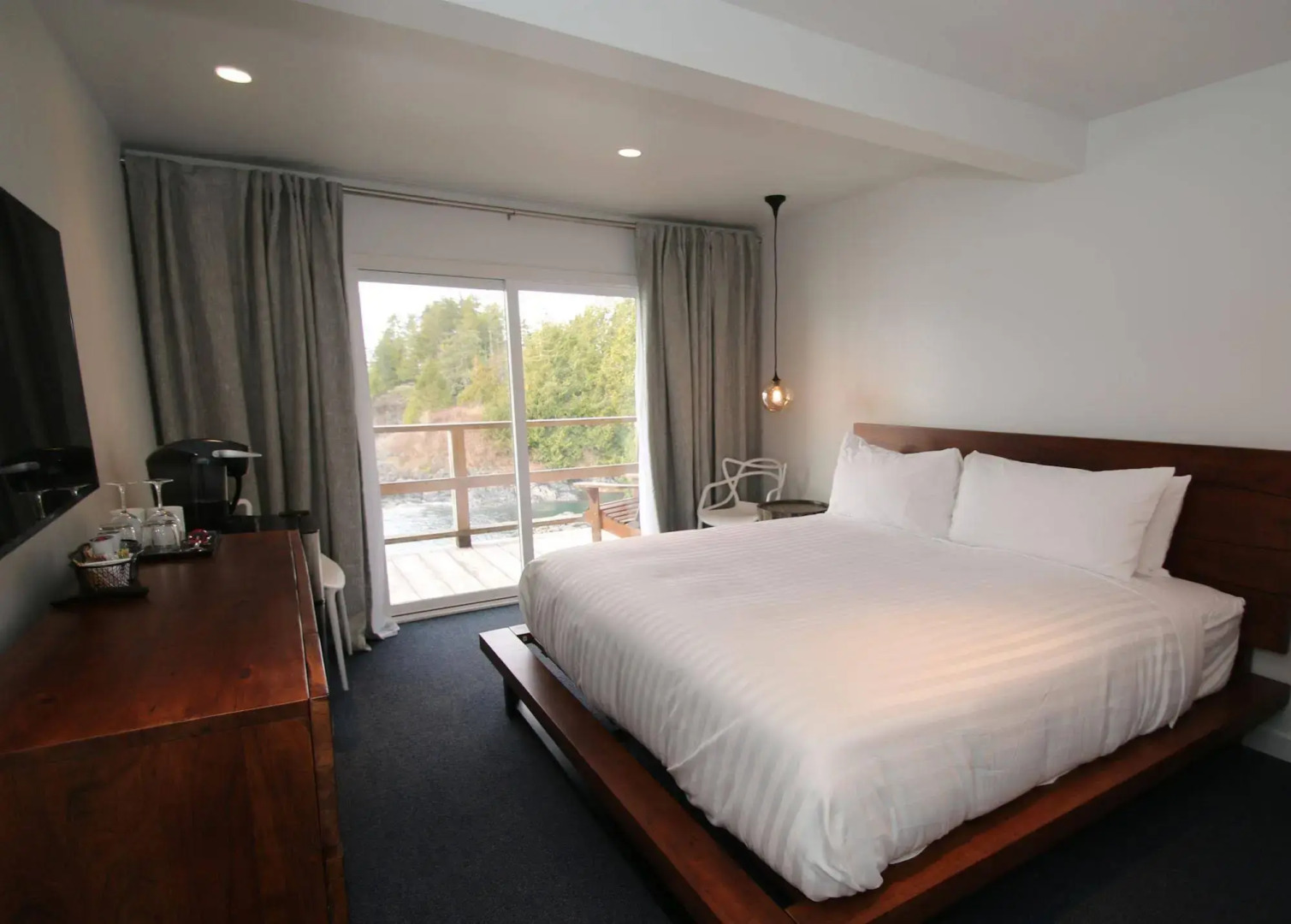 Duffin Cove Oceanfront Lodging