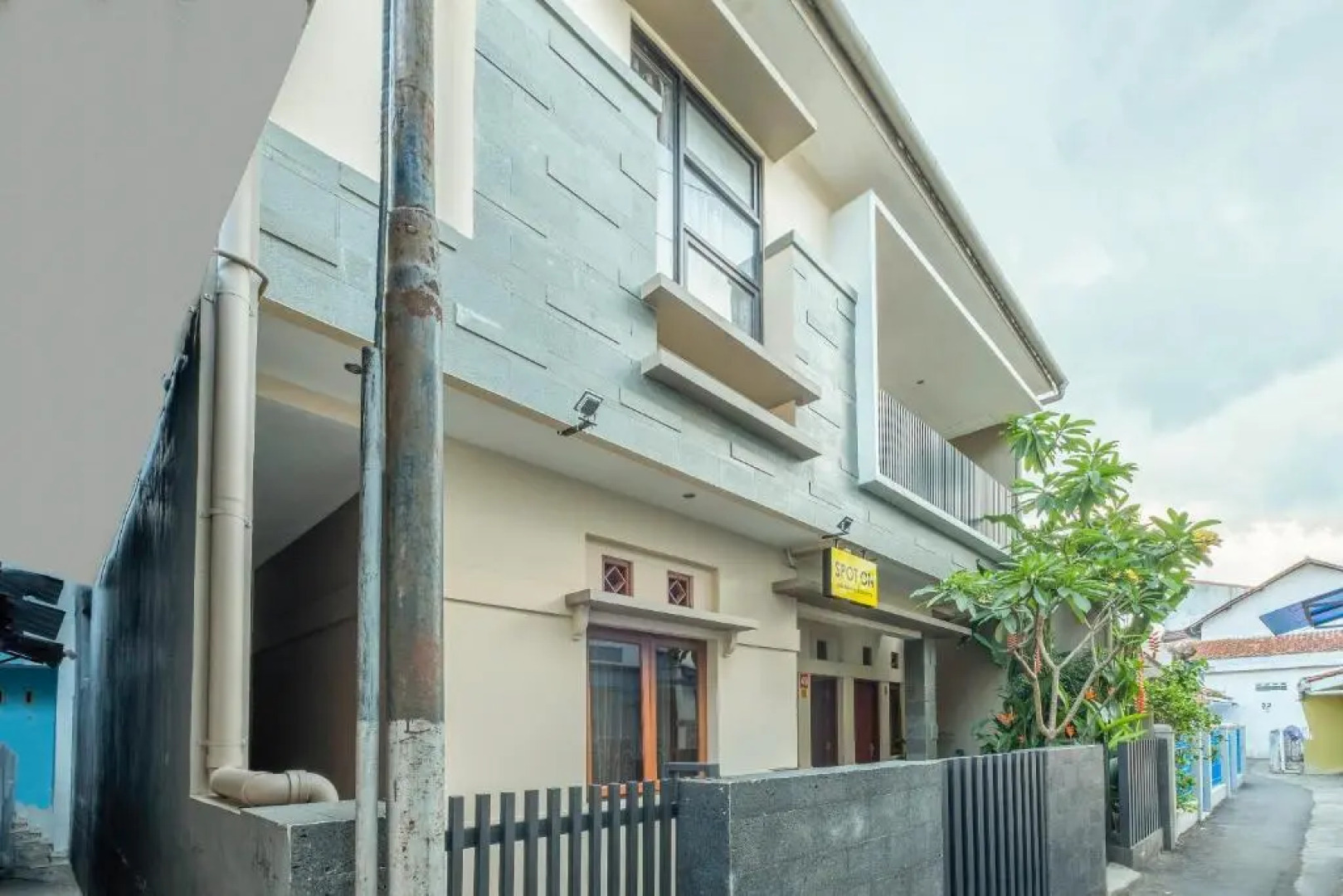 SPOT ON 2080 Rumah Kita Residence