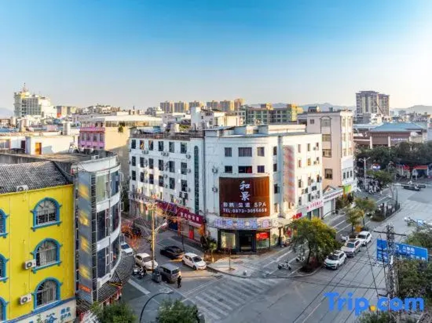 Hejing Film and Television Hotel (Mengzi Wencui Road Min'an Road Branch)
