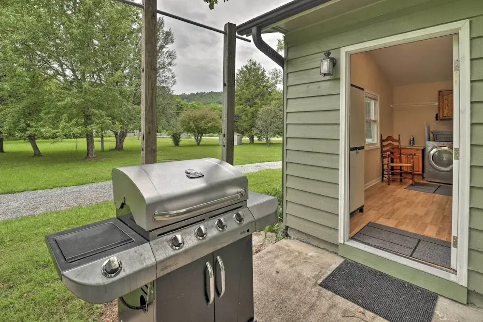Hendersonville Home w/ Fire Pit: 5 Mi to Downtown!