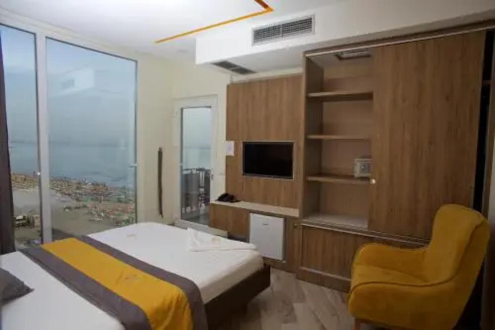 Vila One Beach Hotel