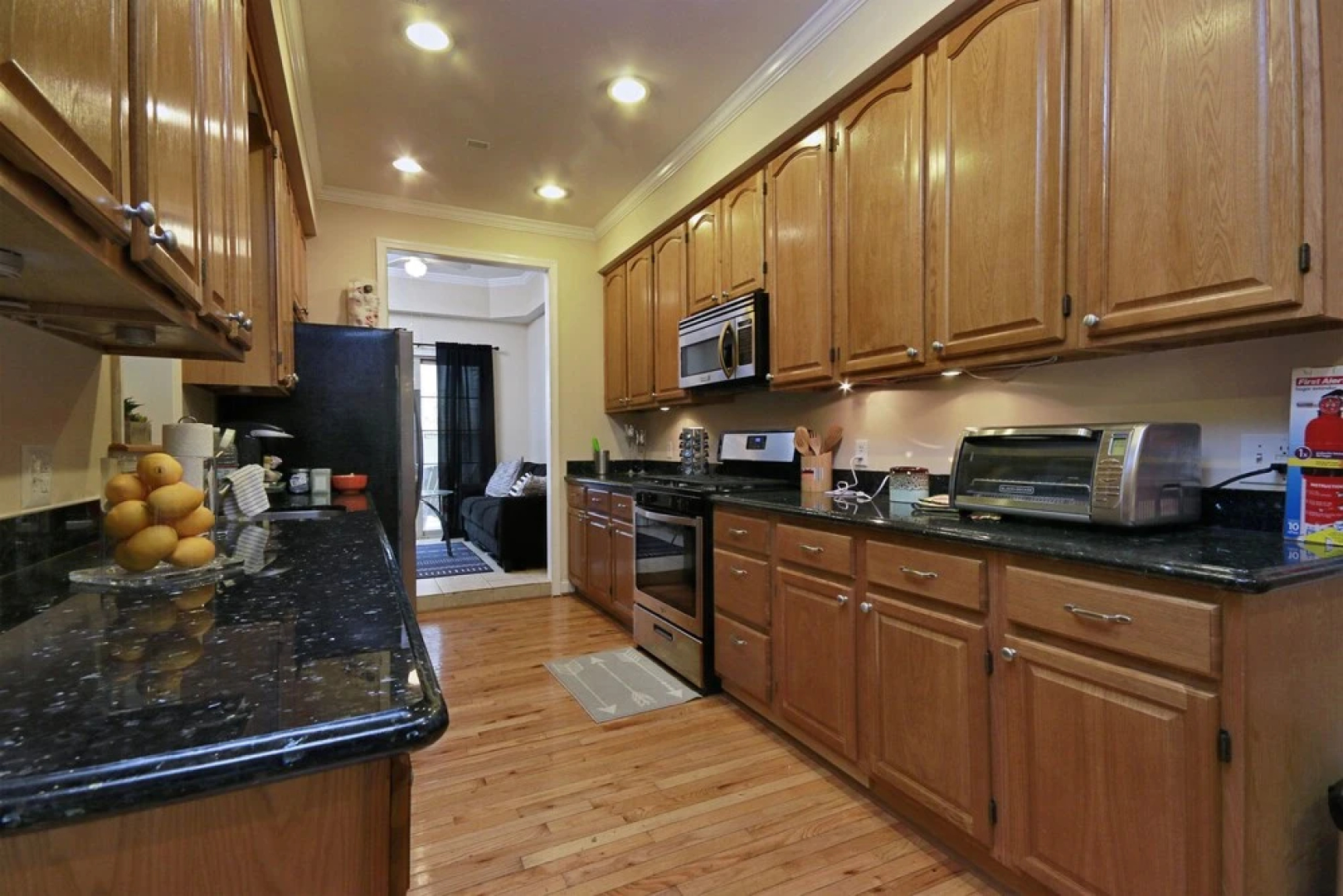 Brick 3BR Home in Trendy Neighborhood, Newly Renovated! Holiday home 3