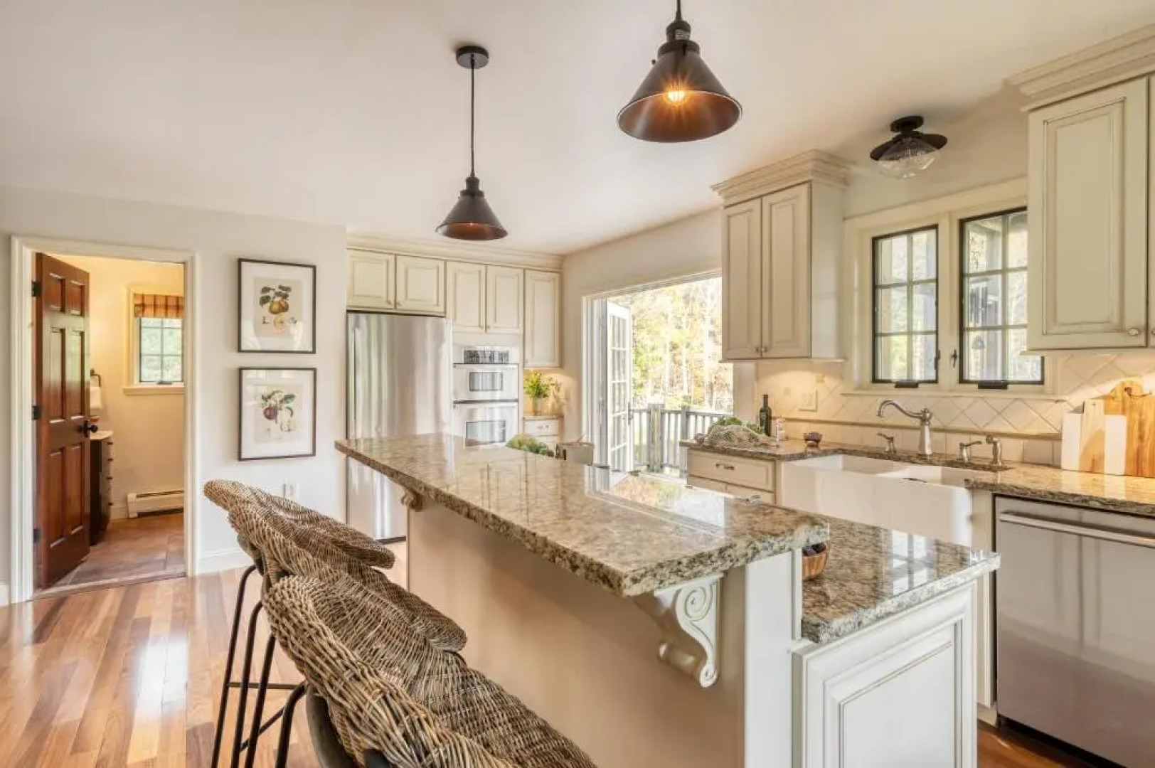 Cortland by Avantstay Charming Heritage Estate w/ Private Lake & Pool