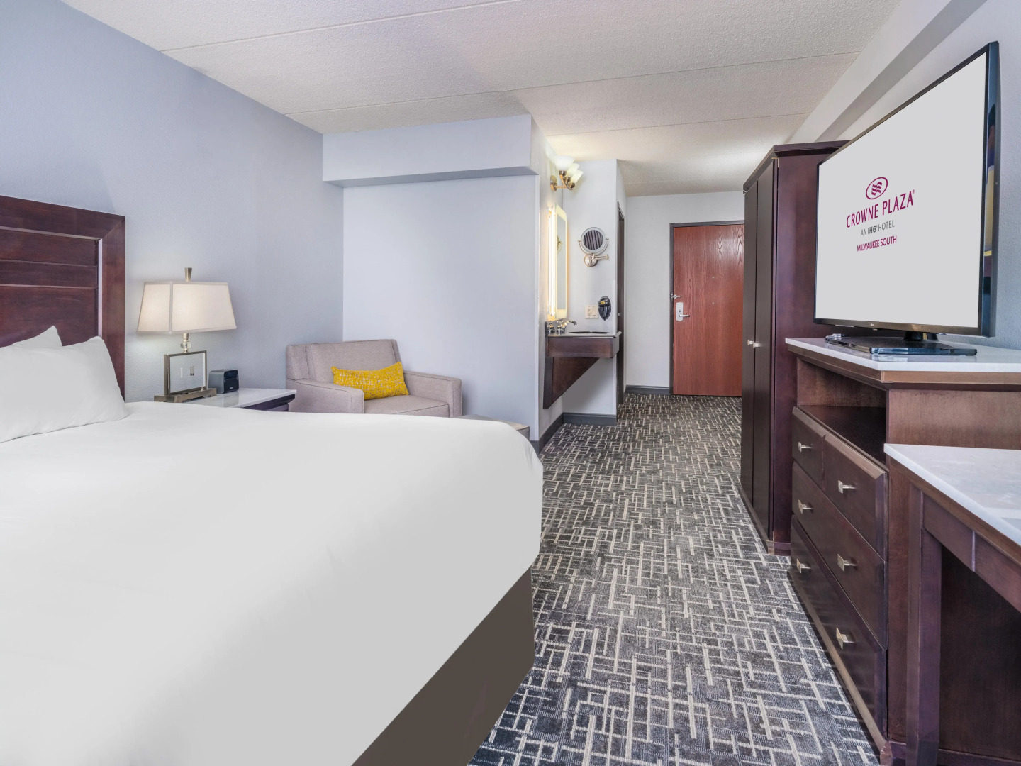 Crowne Plaza Milwaukee Airport by IHG