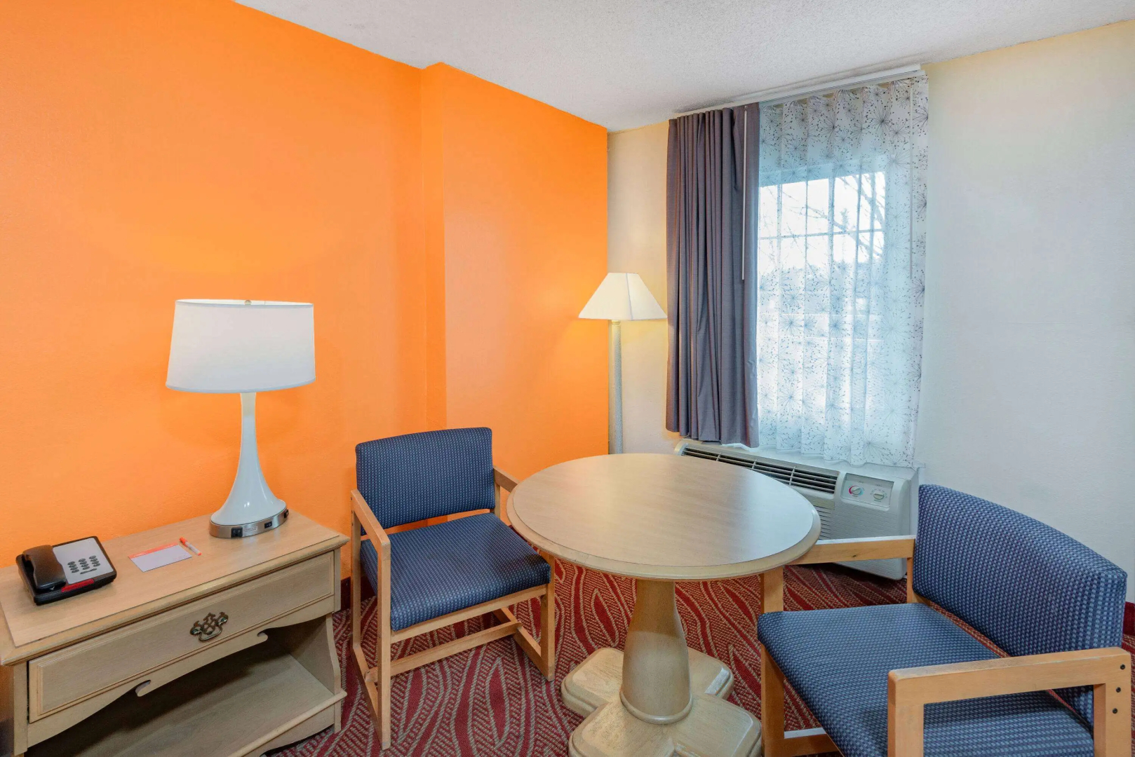 Howard Johnson by Wyndham Staunton