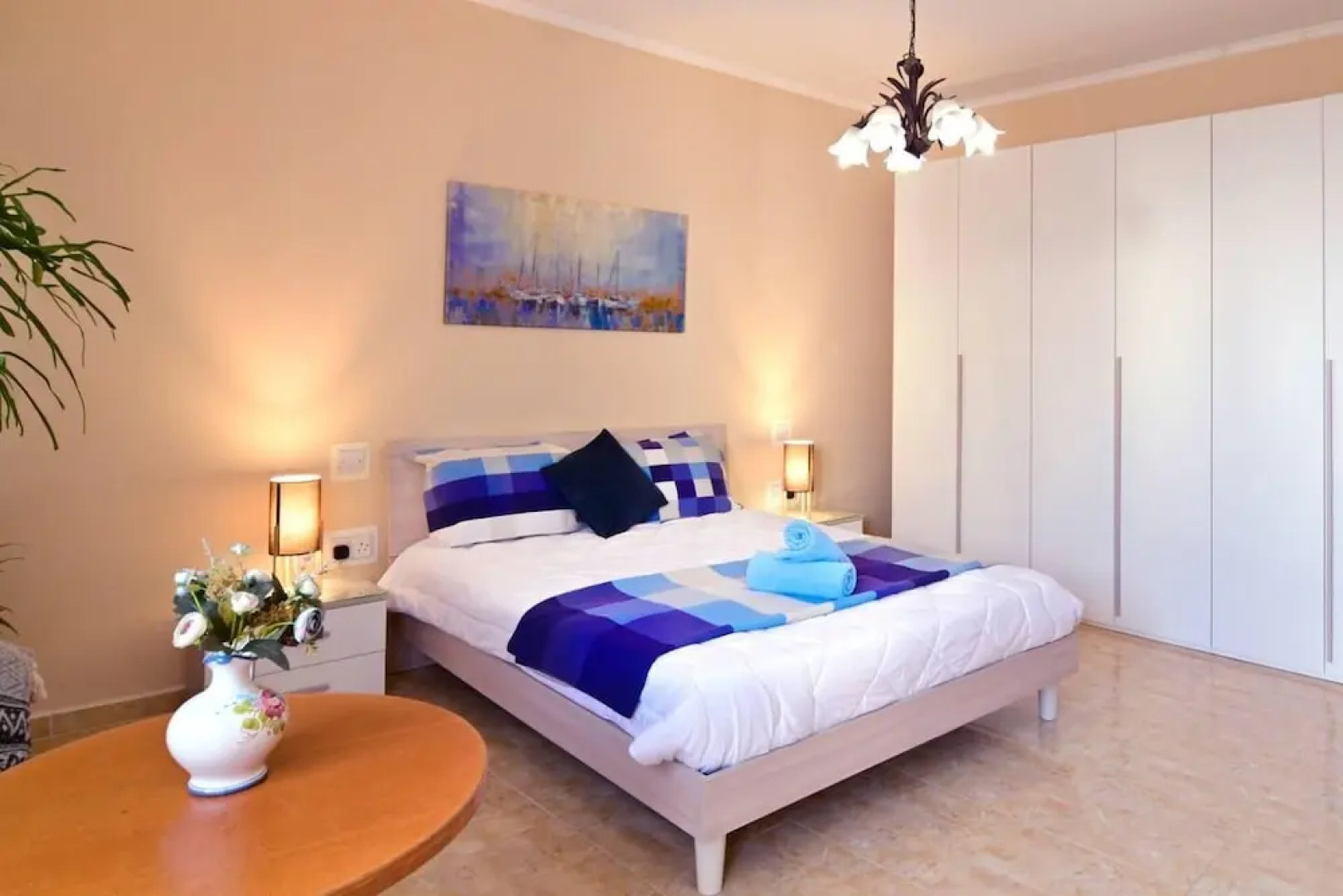 Peaceful Haven With Stunning Views Close to sea