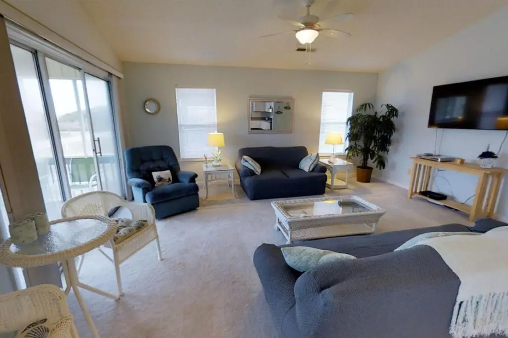 See Otter by Oak Island Accommodations