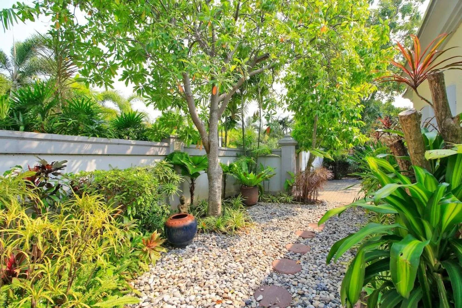 Pattaya Sunset Villa 4 Bedroom Sleeps 8