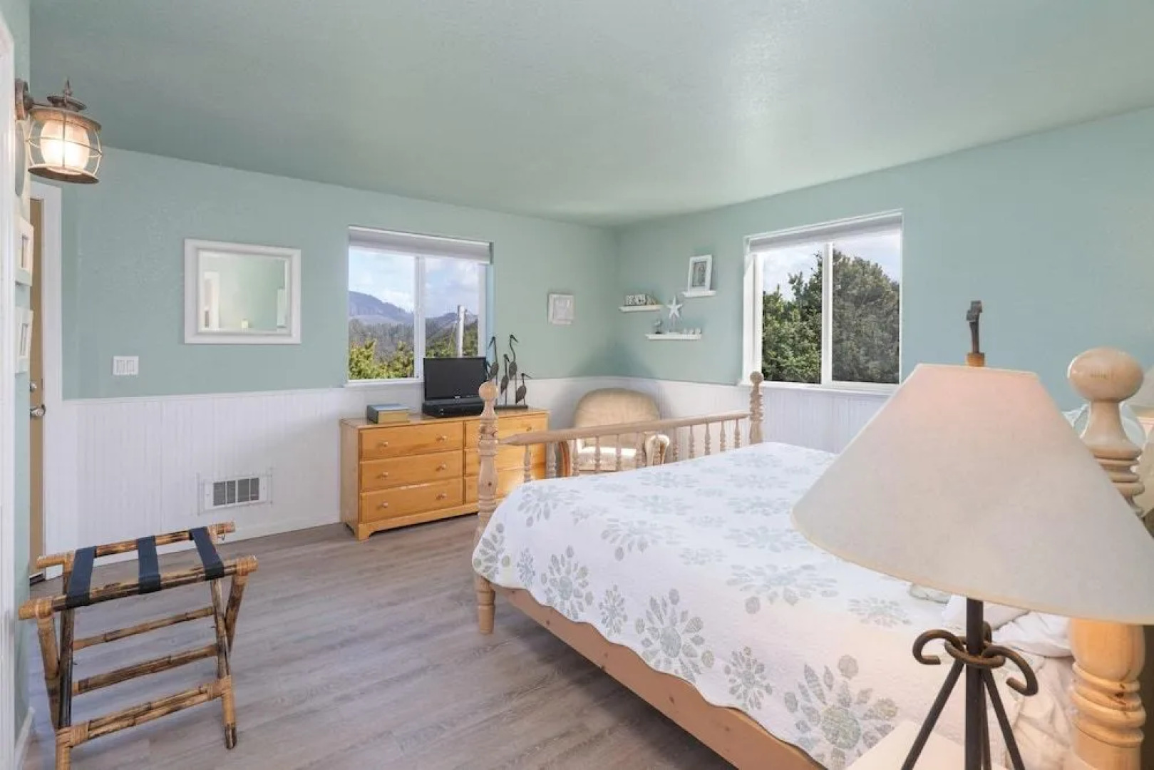 Beverly Beach Overlook for 8 by RedAwning