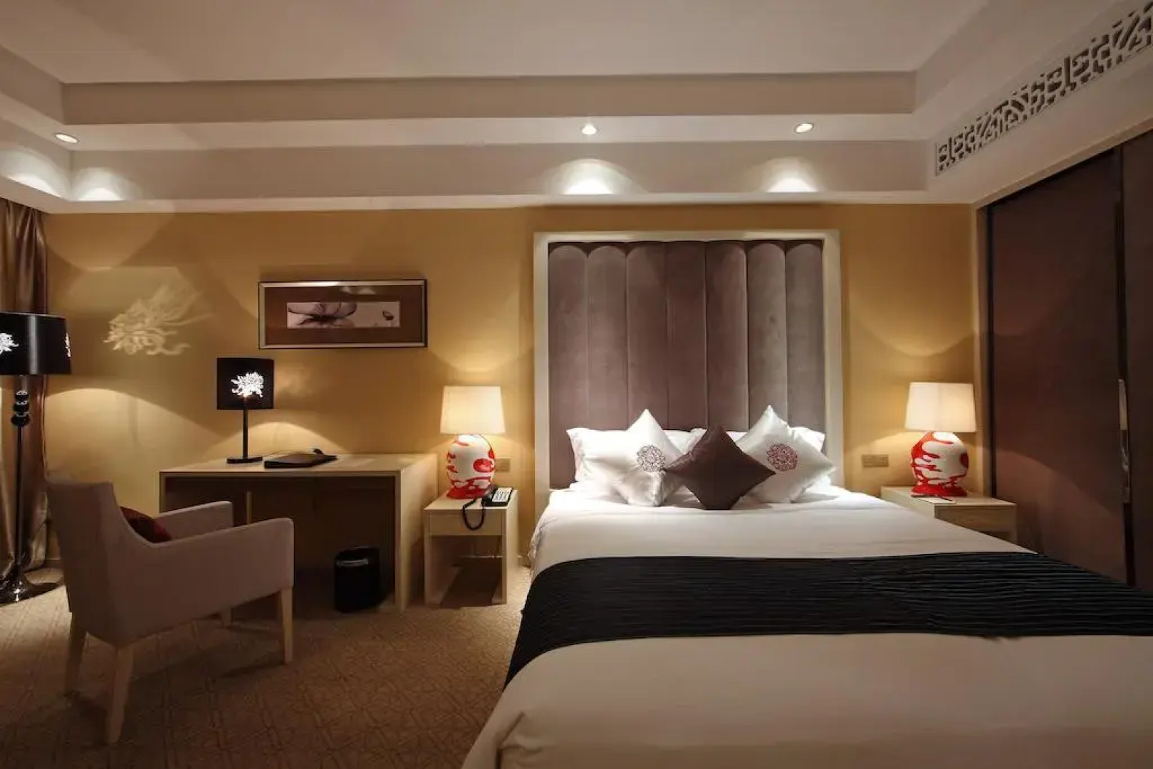 Zhongshan Yihe Grand Hotel