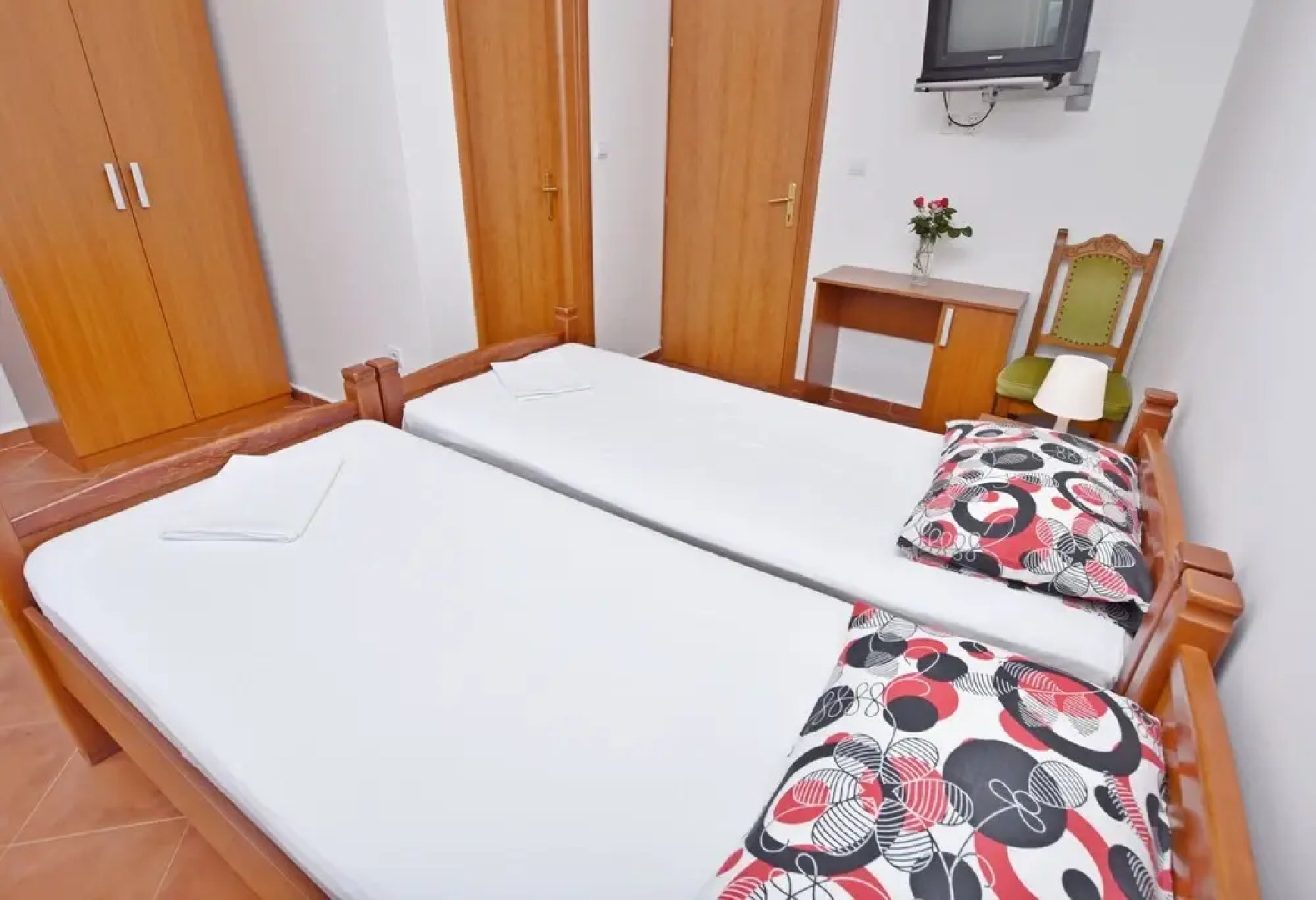 Apartments and Rooms Iva