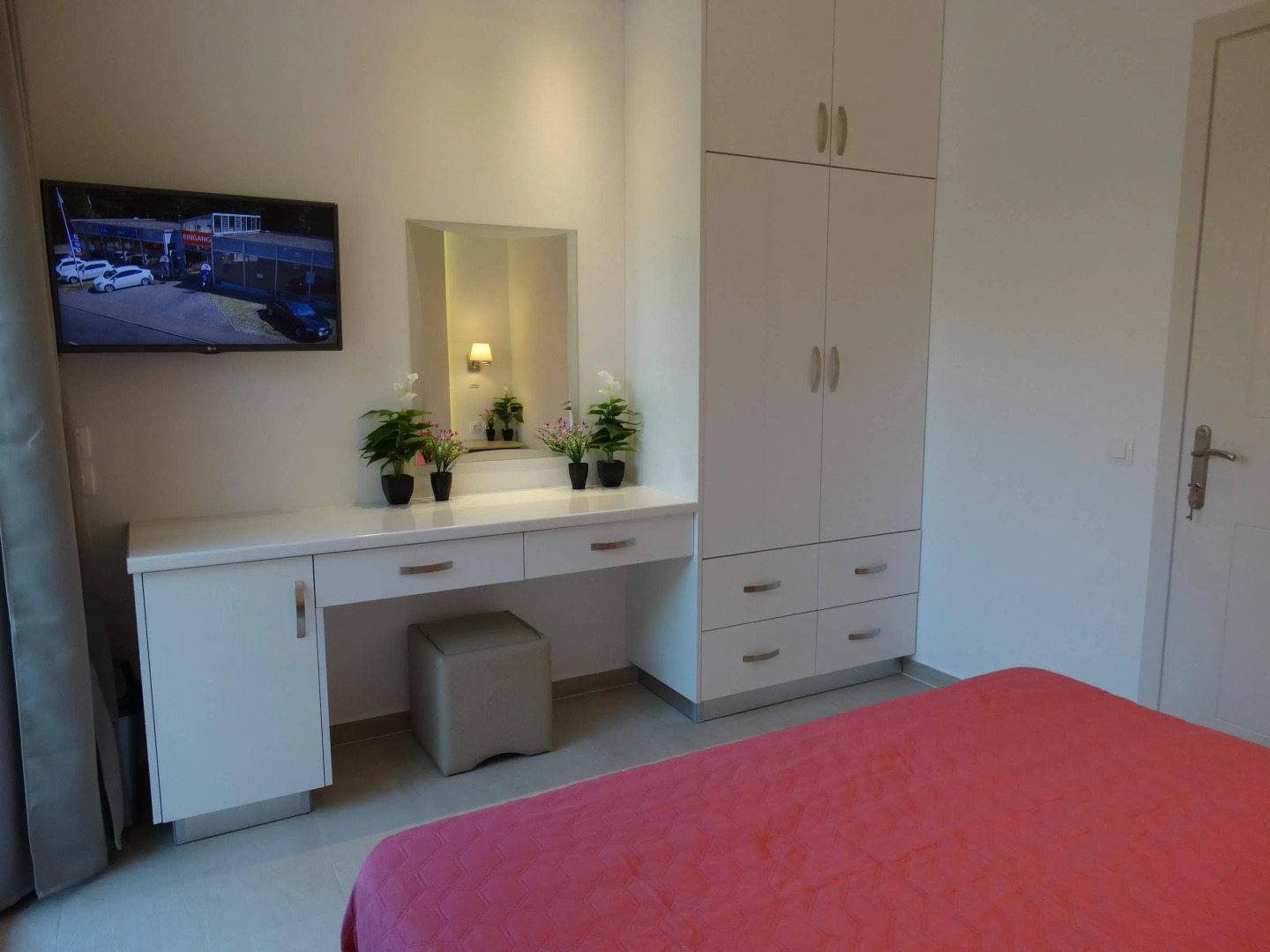 Makis Louvlis Apartments 